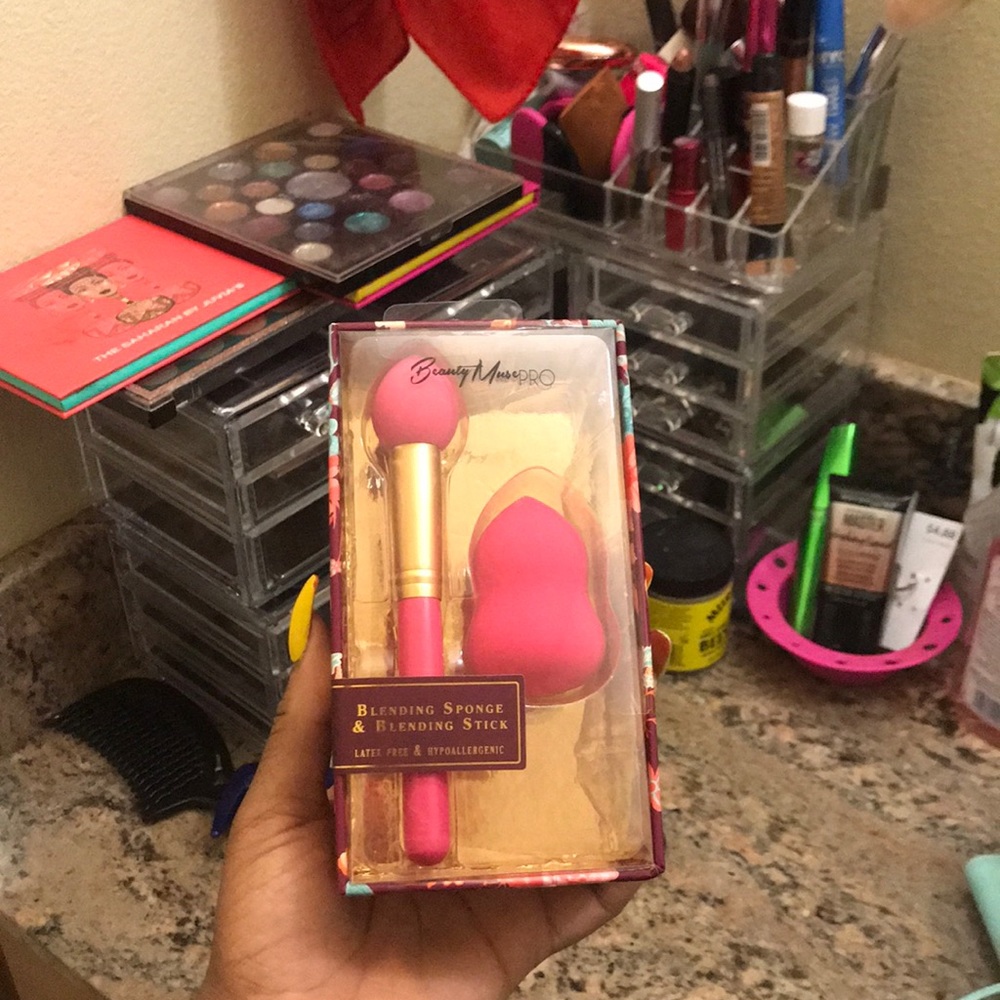 Blending sponge and blending stick